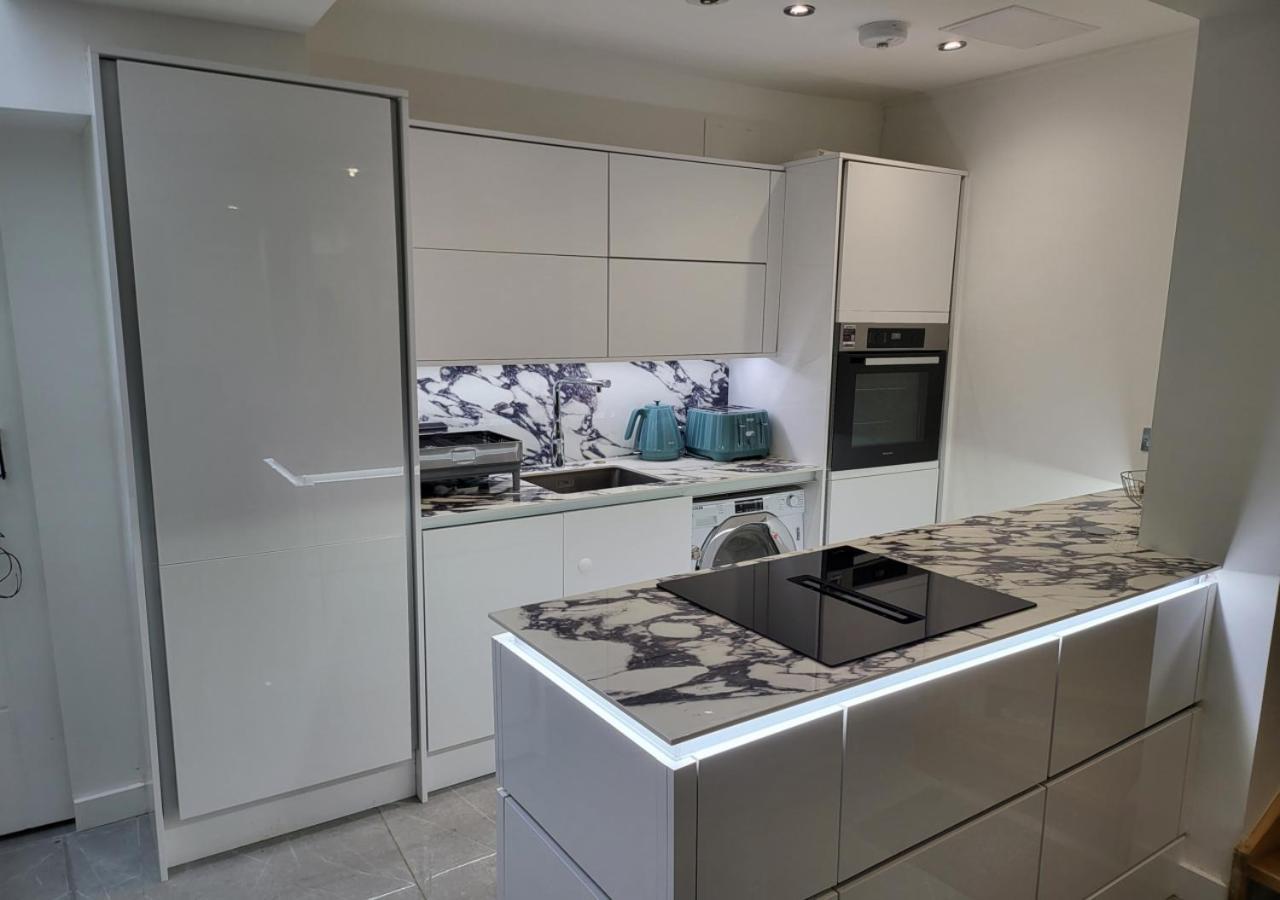Exceptional Whole House Chelsea With Roof Terrace Apartment ลอนดอน ภายนอก รูปภาพ